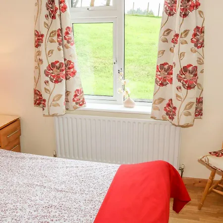 Feriehus Montbretia Cottage, *